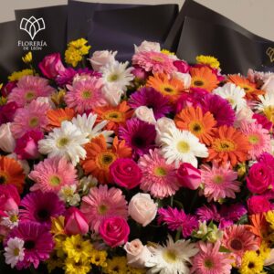 Alternative view of Ramo gigante 50 rosas y 40 gerberas